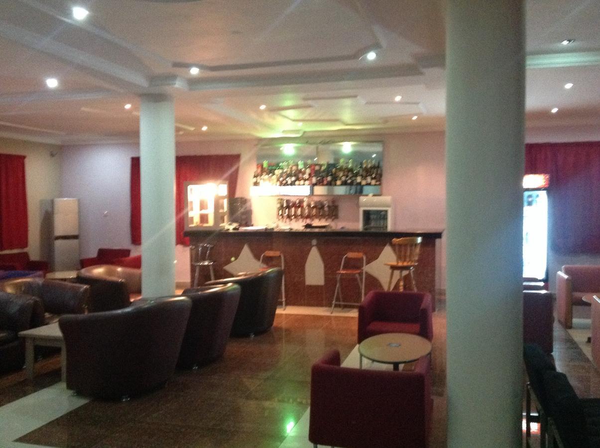 Toprate Luxury Hotel Owerri Extérieur photo