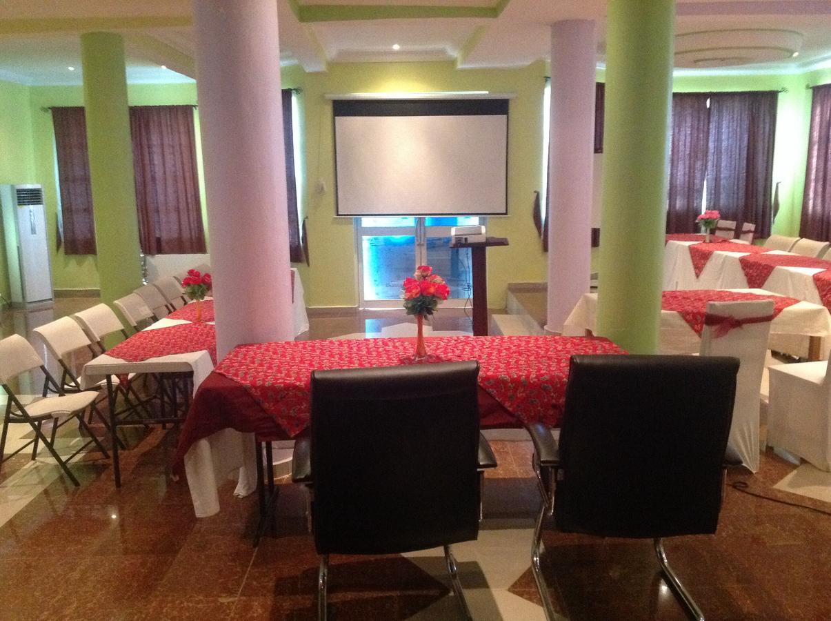 Toprate Luxury Hotel Owerri Extérieur photo