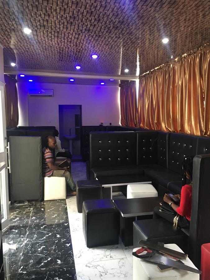 Toprate Luxury Hotel Owerri Extérieur photo