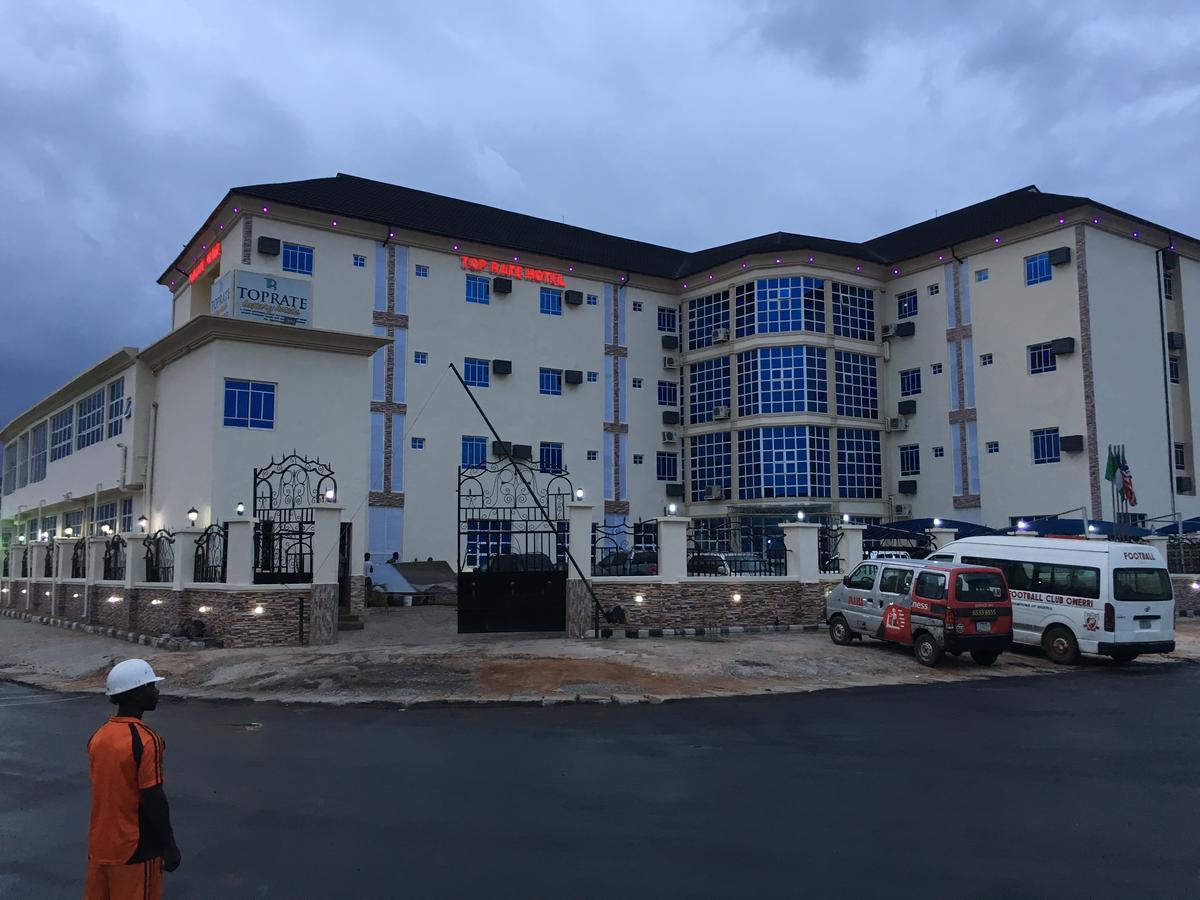 Toprate Luxury Hotel Owerri Extérieur photo